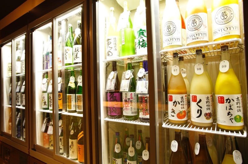 300種類のお酒が時間無制限で飲み放題！お酒のテーマパーク「横浜飲み比べ横丁」が12/29オープン