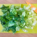 【レシピ】柚子胡椒が味のポイント！「ピリ辛シーザーサラダ」