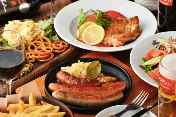 ドイツビールが飲み放題！「シュマッツビアダイニング川崎」から