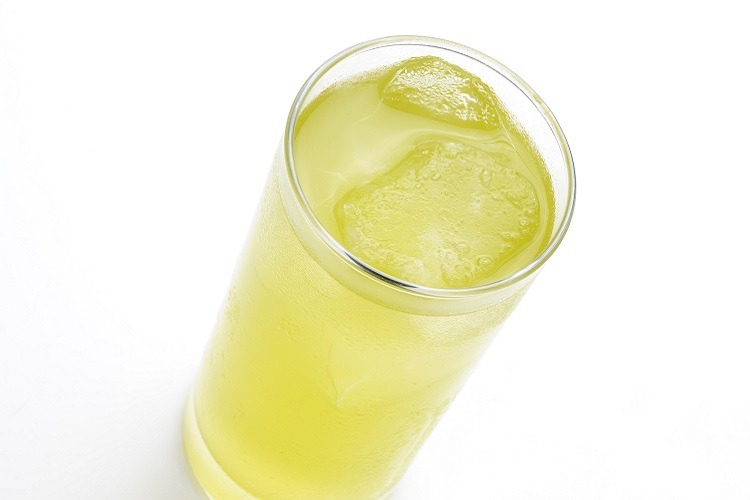 緑茶ハイ様 お茶割り」と「緑茶ハイ」の違いとは？こだわりと味わいの違いを解説