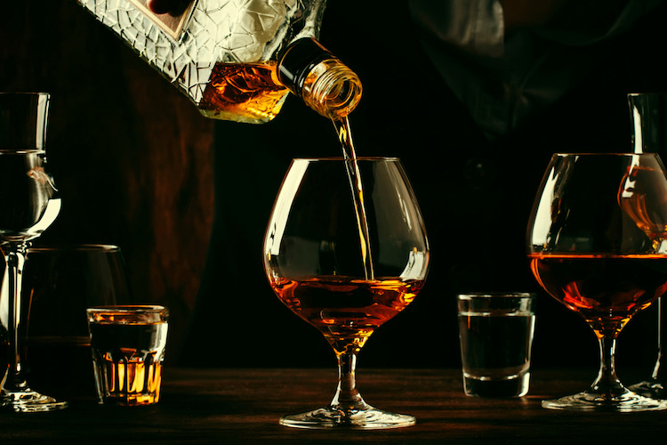 2020年版】古いものでもOK！オススメのブランデー買取業者10選