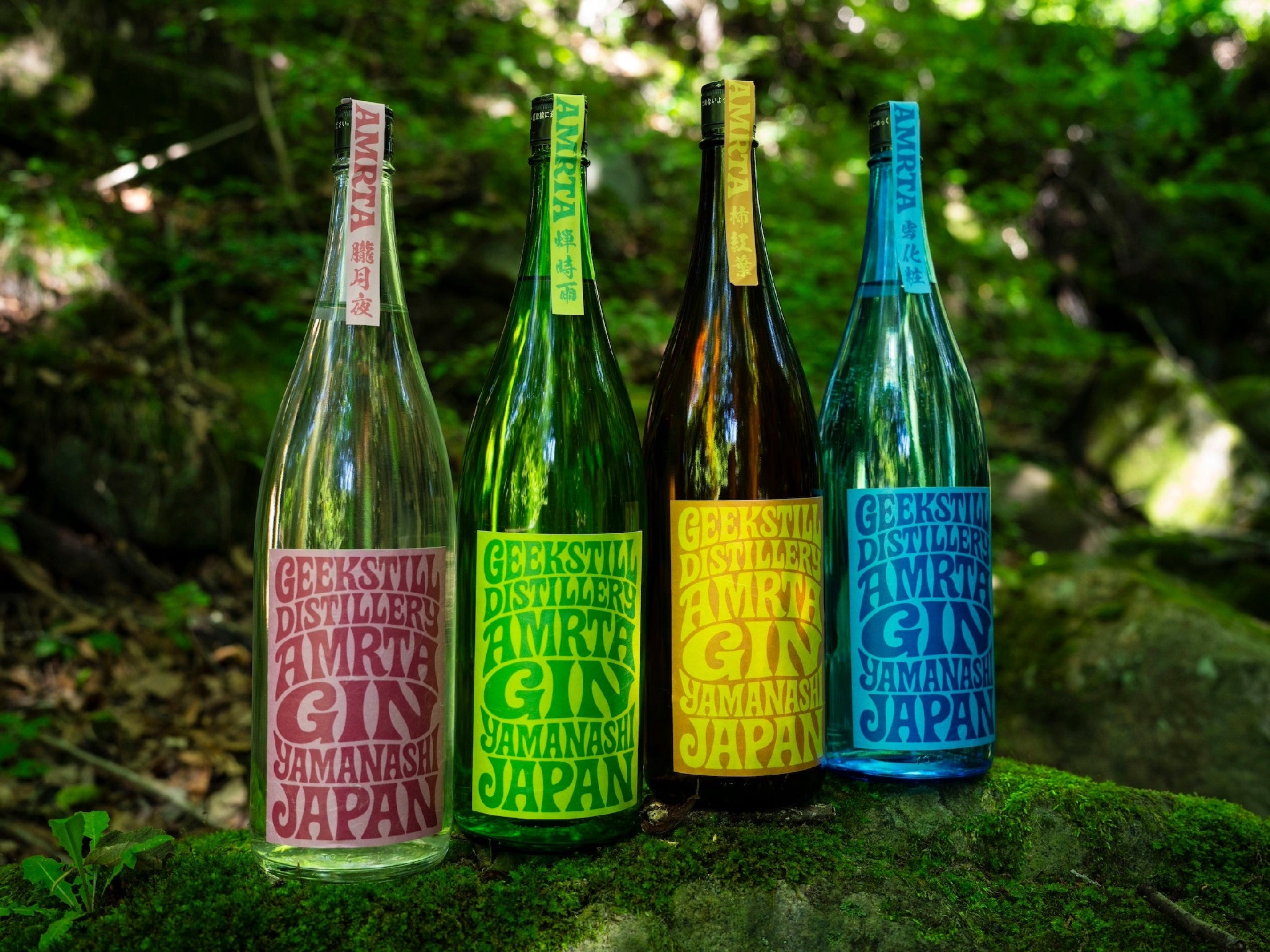 季節を感じる新たなジン！】山梨発のクラフトジン「AMRTA」から