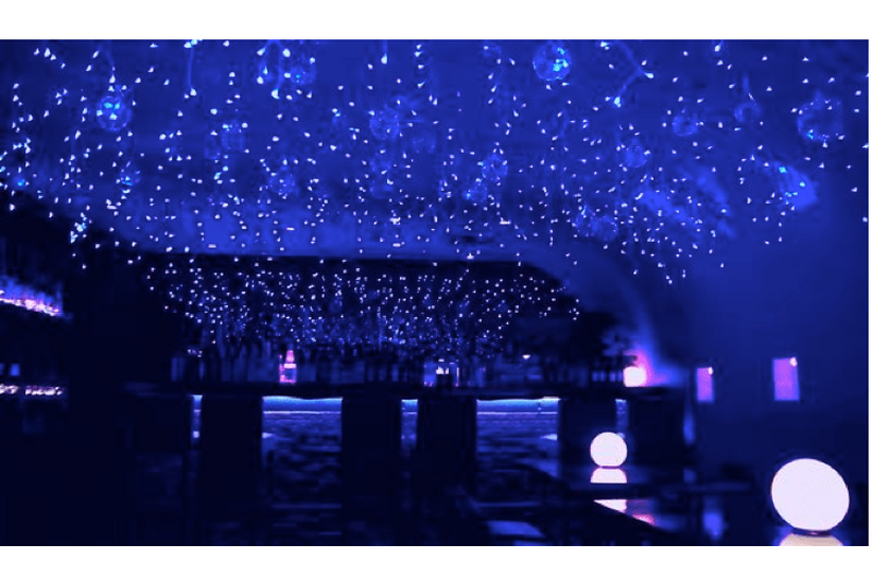 2500球の青色LEDで装飾！冬季限定イベント「吉祥寺 青の洞窟 2017」開催