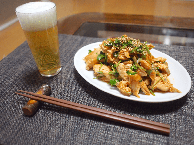 【レシピ】ビールが止まらない！香るおつまみ「香味野菜とピリ辛胸肉」