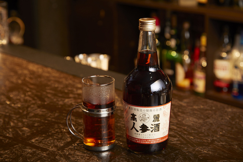 お酒のプロに聞いた！自宅で美味しく養命酒製造「健康のお酒シリーズ」を愉しむ方法