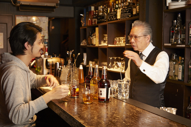 お酒のプロに聞いた！自宅で美味しく養命酒製造「健康のお酒シリーズ」を愉しむ方法