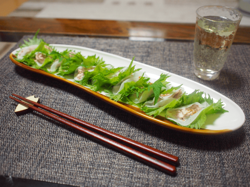 【レシピ】日本酒がグイグイ進むおつまみ「ツナマヨのシソ大根巻き」
