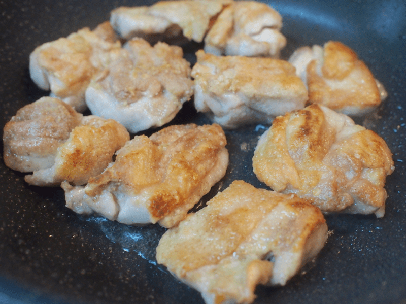 【レシピ】食欲そそる！旨味ぎっしり「鶏肉のガーリック煮込み」