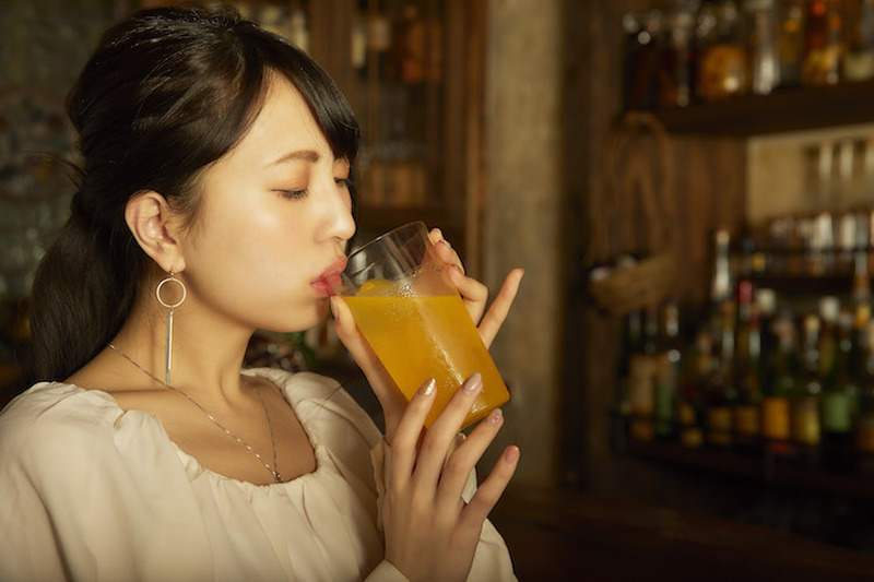 美女モデルが体験レポ！おしゃれバーで”1人飲み”してみた