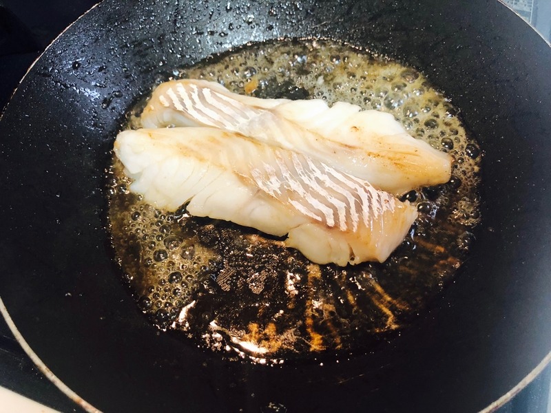 【レシピ】ダイエッターにもおすすめ！東南アジア風「白身魚のエスニック蒸し」