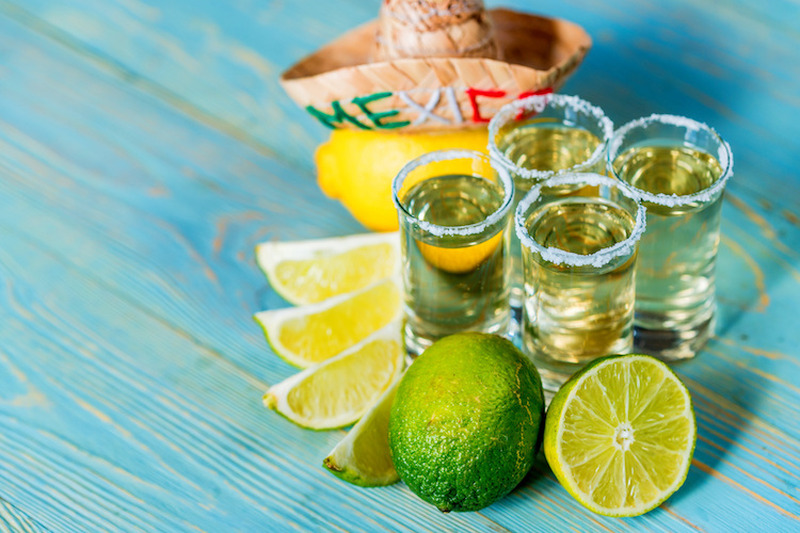 メキシコ名産のお酒「メスカル」とは？テキーラとの違いも解説