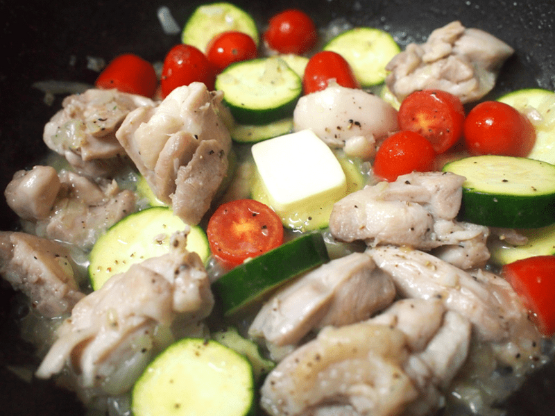 【レシピ】カラフルな食卓に！簡単おいしい「チキンの塩煮込み」