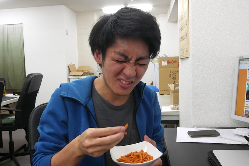【レビュー】激辛マニア必見おつまみ！「亀田の柿の種 超辛30倍」を食べてみた