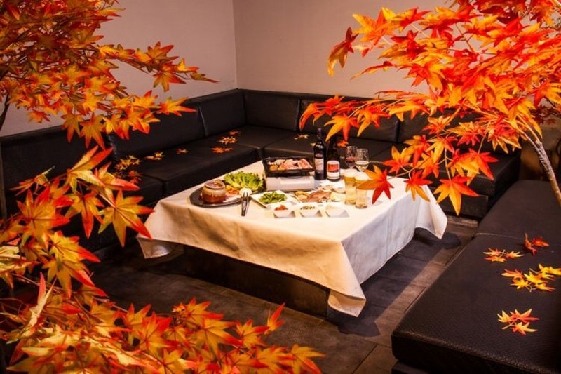 テラスで秋を堪能！『バネバグース赤坂見附店』で秋のアウトドア風BBQプランがスタート！