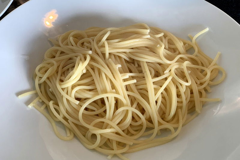 【レシピ】シメにぴったり！チーズと卵のコラボがたまらない「貧乏人のパスタ」