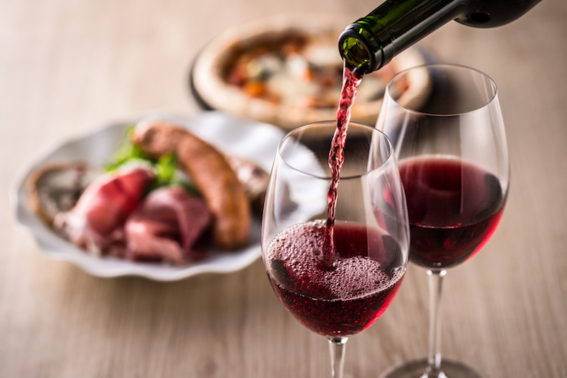 【ソムリエコラム】温度によって味わいが変わる！ワインを飲む際の適温とは？