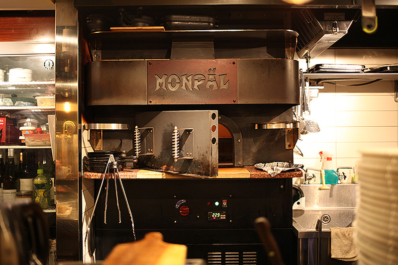 石窯で焼く絶品ステーキとお酒のペアリング！「肉と野菜の石窯バル MONPAL」に行ってきた