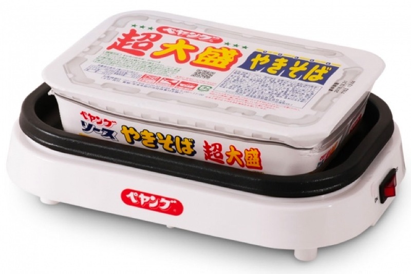 ペヤングファン大歓喜！！ペヤングを焼いて食べる専用プレート「焼きペヤングメーカー」登場