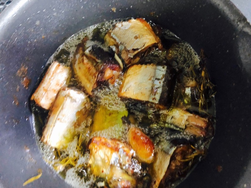 【レシピ】少し旬を過ぎた秋刀魚もオイルでジューシーに「秋刀魚のコンフィ」