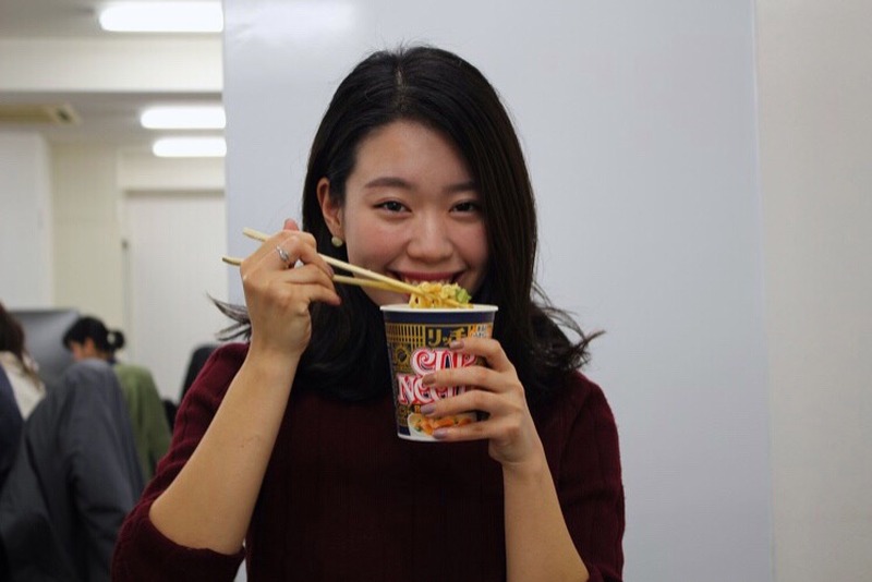 【レビュー】ラーメン大好き女子大生が「カップヌードル リッチ 贅沢濃厚うにクリーム」を食べてみた