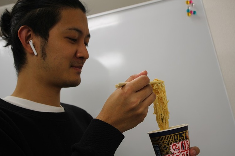 【レビュー】ラーメン大好き女子大生が「カップヌードル リッチ 贅沢濃厚うにクリーム」を食べてみた