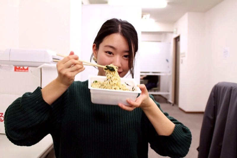 【レビュー】ラーメン大好き女子大生が「ペヤング スカルプDやきそば」を食べてみた