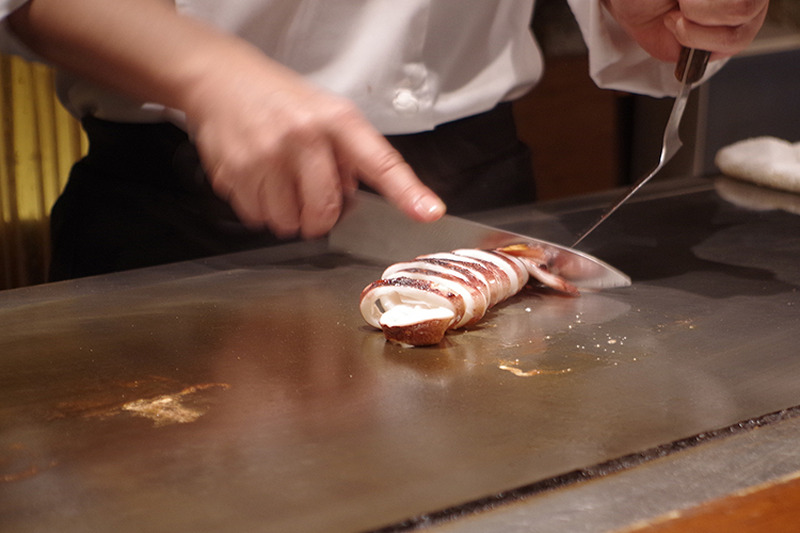 驚きのコスパ！高級鉄板焼きが手頃な価格で味わえる「鉄火炉火」に行ってきた