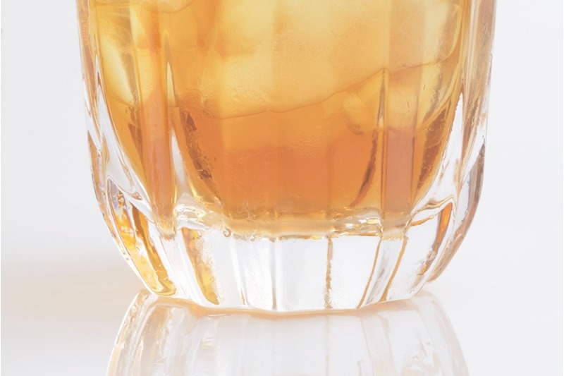 香味引き立つスタイリッシュなウイスキーの飲み方！「ハーフロック」の魅力を徹底解説