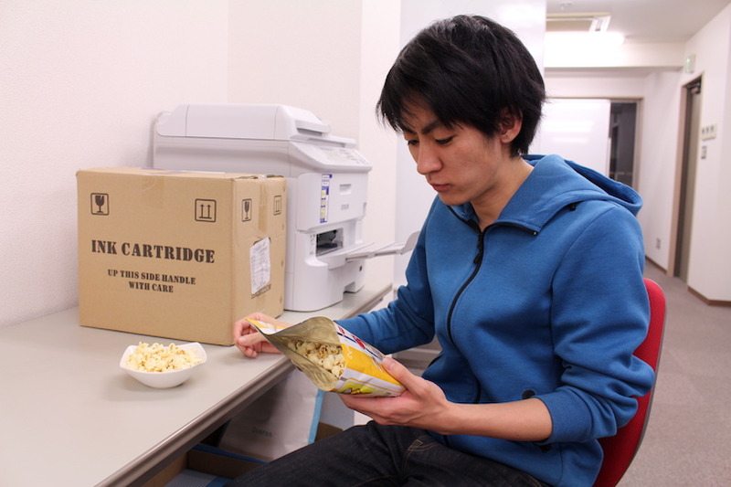 【レビュー】卵かけご飯の味を再現したポップコーン！？「マイクポップコーン　卵かけごはん味」を食べてみた