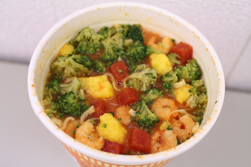 【レビュー】ラーメン大好き女子大生が「カップヌードル 海老の濃厚トマトクリーム」を食べてみた