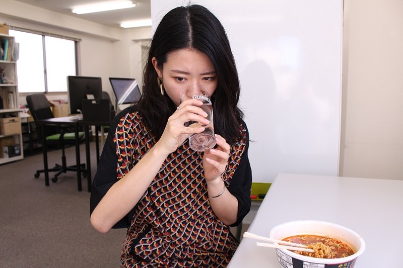 【レビュー】最強の激辛！？ラーメン大好き女子大生が「麺処井の庄監修 辛辛魚らーめん」を食べてみた