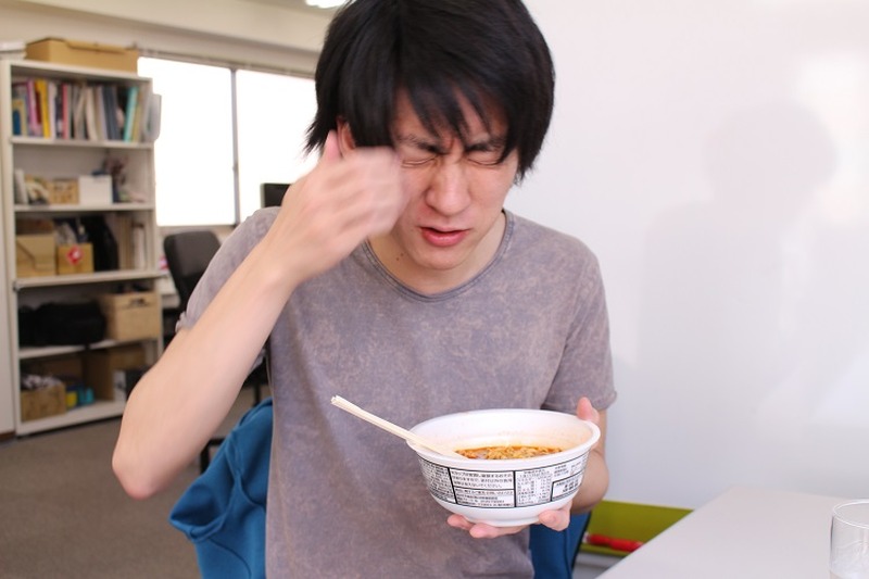 【レビュー】最強の激辛！？ラーメン大好き女子大生が「麺処井の庄監修 辛辛魚らーめん」を食べてみた