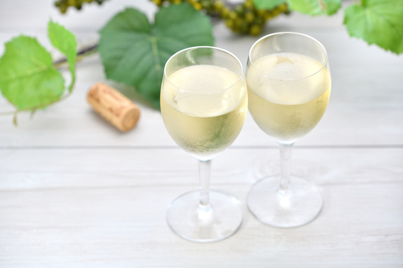 【ソムリエコラム】白ワインがまろやかな味わいになる製法「バトナージュ」とは？