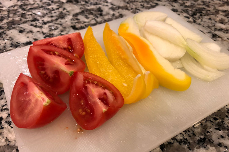 【レシピ】オーブン料理でおしゃれなオツマミ「イワシと野菜のヘルシーパン粉焼き」