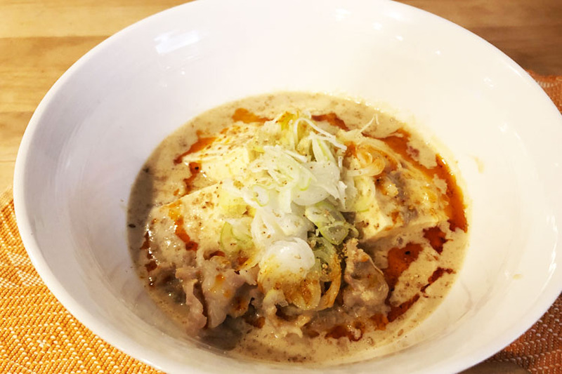 【レシピ】豆腐でつまみに！うどんならシメに！「豚バラ豆乳スープ」