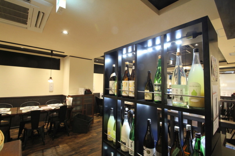 日本酒セルフ飲み放題！コスパも最高な「50種の日本酒と鮮魚 OHASHI GEMS新横浜」に行ってきた