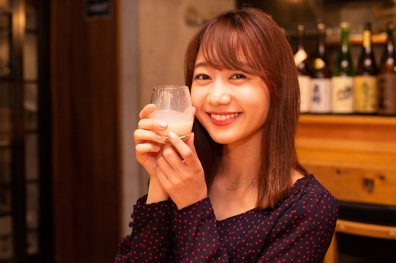 日本酒だけど日本酒じゃない！？きき酒師タレント・高田秋が「どぶろく」の基礎をプロに聞いてきた