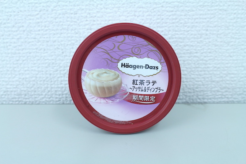 【レビュー】激ウマの紅茶味！「ハーゲンダッツ ミニカップ 紅茶ラテ～アッサム&ディンブラ～」を食べてみた