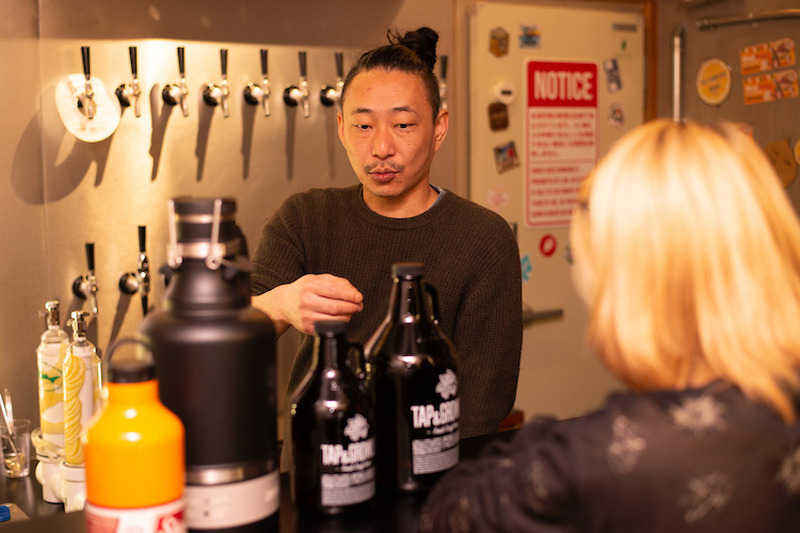 生のクラフトビールを持ち帰り！大矢梨華子が「TAP＆GROWLER」で「グロウラー」について学んできた