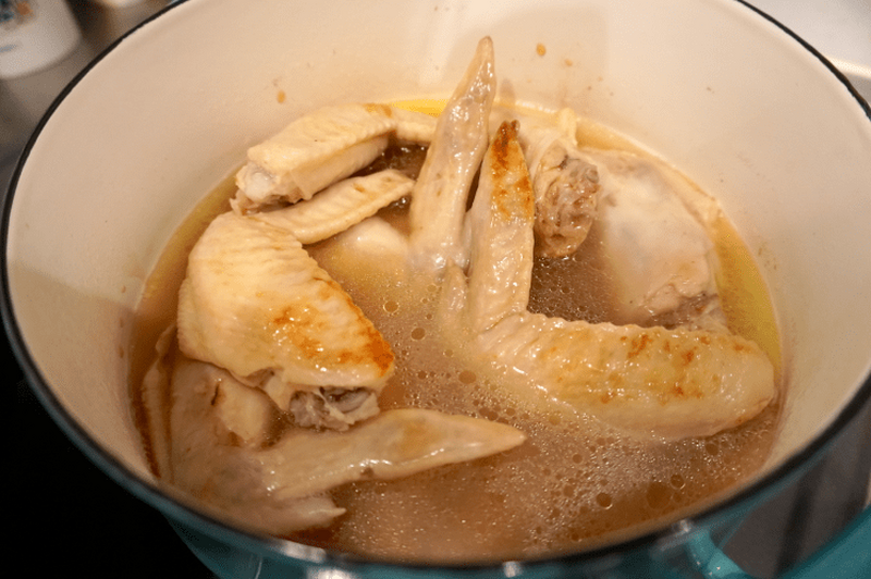 【レシピ】とろとろお肉としみしみ新じゃがの「手羽じゃが」