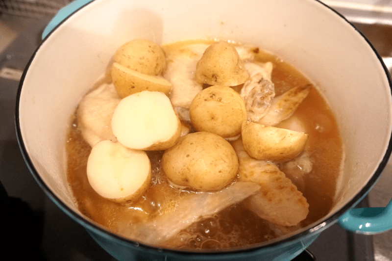 【レシピ】とろとろお肉としみしみ新じゃがの「手羽じゃが」