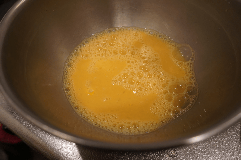 【レシピ】新しいのに懐かしい味！お酒のお供に最適な「しいたけと鶏肉の皿蒸し卵」