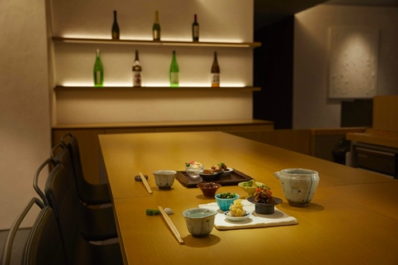 宿泊者以外も利用可！厳選日本酒を楽しむ「Sake-Bar TABLE TSUKI」オープン