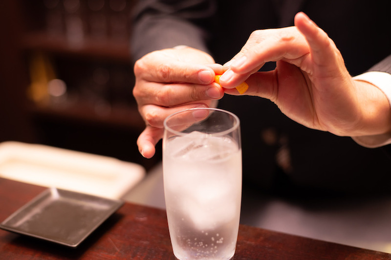 “日本イチ一緒に飲みたい美女” と話題！高田秋が日本酒カクテルの作り方をプロに教わってきた