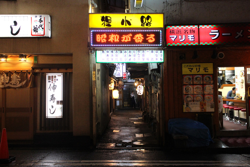 大衆酒場の魅力ってなんだろう？お酒好きタレント・今野亜美さんとサシ飲みして聞いてきた