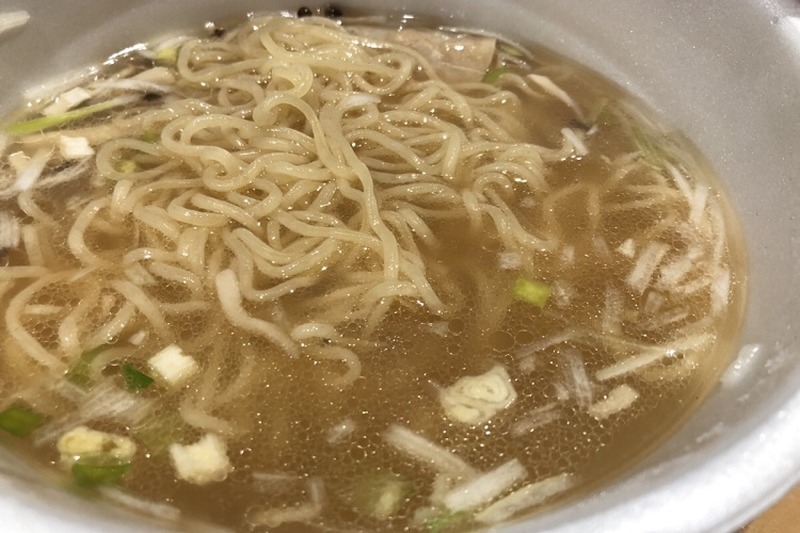 【レビュー】ミシュラン一つ星の味がカップラーメンで楽しめる！「金色不如帰 濃厚貝だし塩そば」を食べてみた