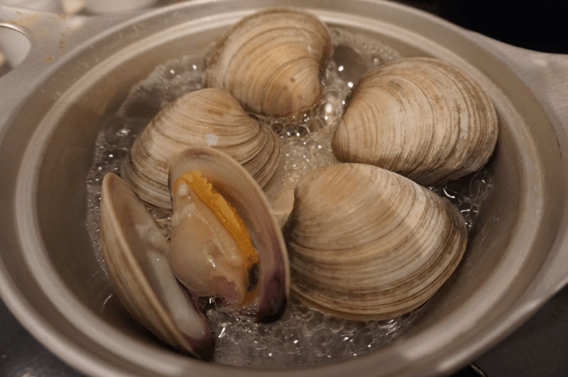 【レシピ】簡単なのに激ハマり！何にかけても美味しい「蒸し貝の玉ねぎソース」