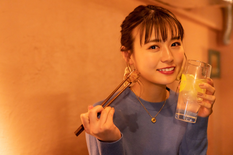 一手間だけで美味しくなる！井口綾子が「レモンサワー×焼酎」の相性について学んできた