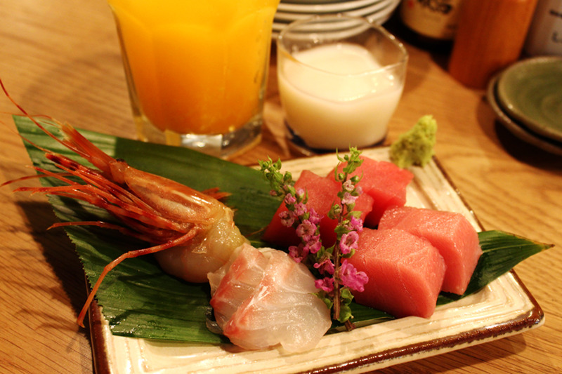 “しじみ出汁”のおでんだから酒を飲んでもプラマイゼロ説。六本木「おでん屋 ずぶ六」で熱燗グイッと一人呑みしてきた