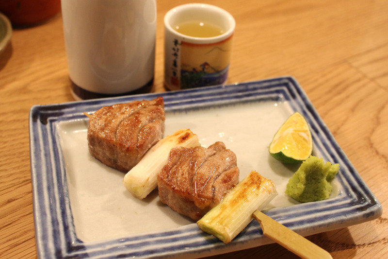 “しじみ出汁”のおでんだから酒を飲んでもプラマイゼロ説。六本木「おでん屋 ずぶ六」で熱燗グイッと一人呑みしてきた